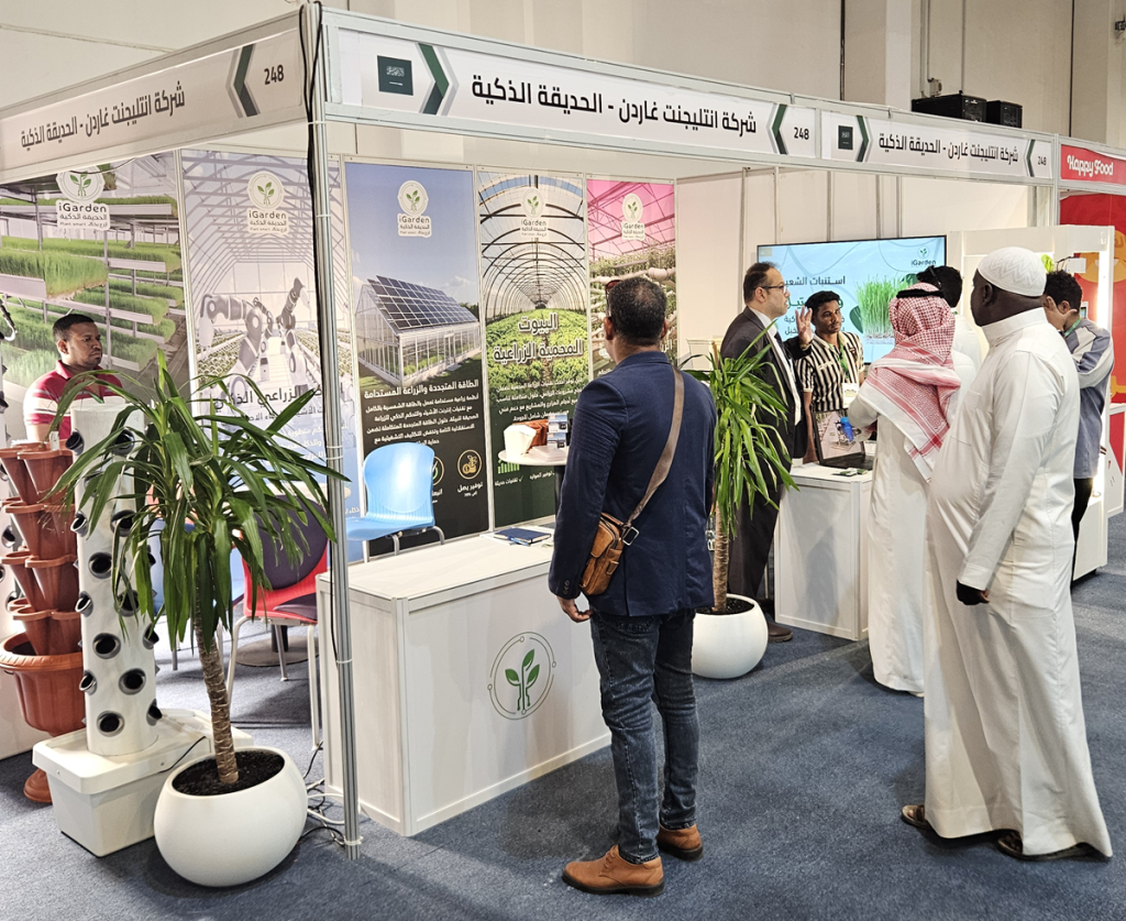 Посетители выставки активно интересовались автоматизацией OverGrower и вертикальными фермами iGarden