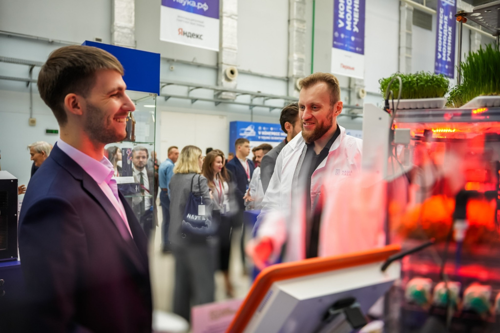 Запросы на фитотрон от OverGrower поступали от многих университетов и научных институтов, исследовательских центров